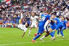 Bellingham tái hiện cú đá trên cao của Ronaldo giải cứu tuyển Anh ở phút 95