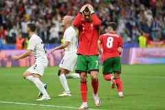Ronaldo gây kinh ngạc khi sút hỏng phạt đền ở 3 kỳ Euro và World Cup