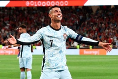 Cristiano Ronaldo ghi bàn thắng thứ 900: Huyền thoại vẫn chưa dừng lại