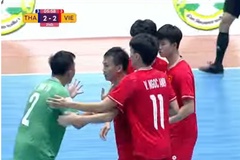 Công Viên ghi 2 bàn trong 1 phút, futsal Việt Nam thắng sốc trước Thái Lan