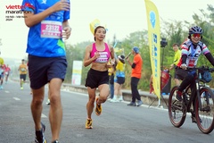 Nguyễn Thị Oanh "bật mí" chuyện phá kỷ lục trên đường chạy Viettel Marathon 2024 chặng Việt Nam