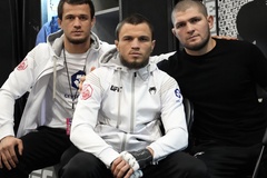 Khabib Nurmagomedov lo lắng khi cả hai hậu bối tranh đai ở UFC 311