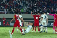 Đánh cùi chỏ, đội trưởng dính thẻ đỏ, Indonesia chơi xấu nhất AFF Cup 2024