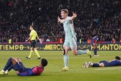 Barcelona đã trượt dốc và mất ngôi đầu bảng La Liga như thế nào?