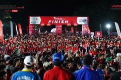 9.000 VĐV khuấy động màn đêm huyền diệu ở Viettel Marathon 2024 chặng Angkor Wat