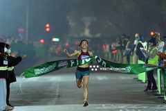 Nguyễn Thị Oanh chạy "vượt thầy" khi đi vào lịch sử giải chạy Vietnam International Half Marathon 2025 powered by Herbalife