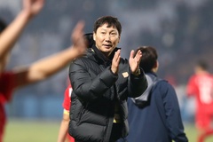 Ấn tượng HLV Kim Sang Sik: 5 tháng đoạt 2 cúp, khiến Man United nhận cay đắng