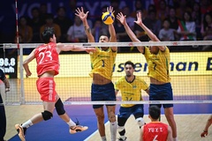 Brazil tiến vào bán kết VNL 2025 sau 4 set đấu kịch tính trước Trung Quốc