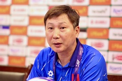 HLV Kim Sang Sik nói rõ khi loại cầu thủ Việt kiều Trần Thành Trung