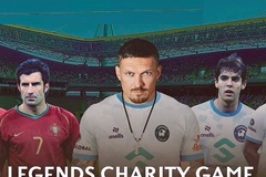 Usyk đá bóng với các siêu sao thế giới dù đang... chấn thương