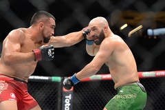 Võ sĩ MMA vẫn thượng đài sau khi bị xe tông, nhận trận thua thảm