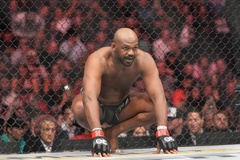 Jon Jones bị gạt khỏi UFC Nhà Trắng: Whittaker chỉ trích, Cormier bất ngờ ủng hộ