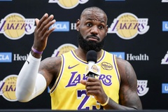 LeBron James dính chấn thương lạ, ngồi ngoài giai đoạn hội quân với Los Angeles Lakers