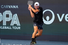 Bí quyết backhand hai tay của cao thủ pickleball Connor Garnett