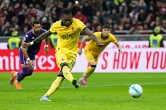 Tại sao Leao lại đá phạt đền cho AC Milan dù chưa bao giờ thực hiện?