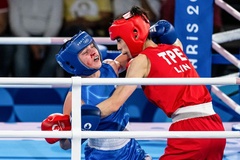 Nhà vô địch Olympic boxing nữ gây tranh cãi giới tính đấm knock-out đối thủ sau 94 giây