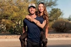 Bí quyết “giữ lửa” khi thi đấu cùng người yêu trên sân pickleball