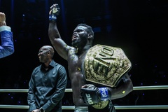 Reug Reug gặp tai nạn xe hơi, rút khỏi trận tái đấu tranh đai với Anatoly Malykhin tại ONE 173