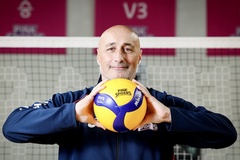 Bóng chuyền nữ Bulgaria đón thuyền trưởng mới mà cũ