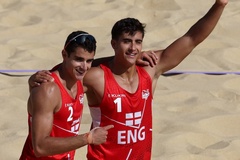 Bộ đôi anh em người Anh lần đầu tiên góp mặt ở giải vô địch thế giới bóng chuyền bãi biển