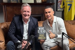 Cristiano Ronaldo gây choáng với đồng hồ kim cương 1,1 triệu bảng