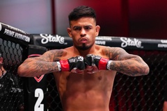 Võ sĩ gây tranh cãi vì ví UFC Nhà Trắng như phim "The Hunger Games" 