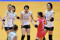 Thanh Thuý đụng độ 3 VĐV Thái Lan tại giải bóng chuyền VĐQG Nhật Bản