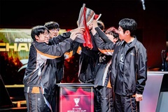 Tin chuyển nhượng LMHT 14/11: HLE hoàn thiện Dream Team với Canyon?