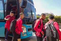 Tuyển Việt Nam có mặt tại Viêng Chăn, sẵn sàng cho trận tái đấu với Lào