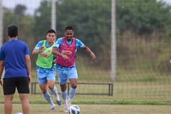 Đội tuyển Việt Nam tập luyện tại Lào: HLV Kim Sang Sik chuẩn bị điều gì đặc biệt?