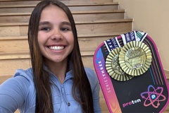 Vận động viên 13 tuổi khuấy đảo làng pickleball Mỹ với chức vô địch thế giới