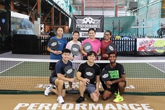 Nghiên cứu mới tiết lộ thói quen chơi và chi tiêu của nhóm người chơi pickleball “cuồng nhiệt”