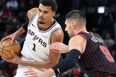 Thần đồng Victor Wembanyama chấn thương khi đang "bay cao" về phong độ: Spurs gặp khó!