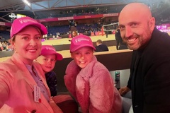 Khán đài Adelaide World Championship vắng hoe giữa cơn sốt “lễ hội bóng chuyền bãi biển”