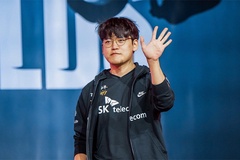 LMHT: Nghị sĩ Hàn Quốc lên tiếng về nạn bạo lực mạng nhắm vào Gumayusi,