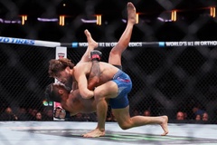 Ethyn Ewing quay lại công trường sau màn ra mắt ấn tượng ở UFC 322