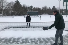 Pickleball trên băng có thật sự là một môn thể thao?