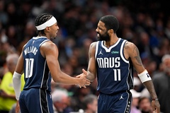 Chuyển nhượng NBA: Liệu Dallas Mavericks có "bán" Kyrie Irving theo Anthony Davis?
