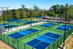 Hiểu đúng về các loại mặt sân pickleball và ảnh hưởng kỹ thuật đến từng cú đánh