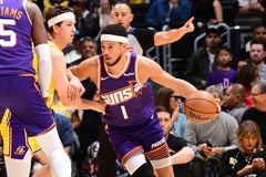 Vận đen tháng 12: Devin Booker lại chấn thương háng, rời sân sớm trong trận thắng Lakers