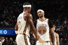 Chuyện hậu trường Warriors: Jimmy Butler đang âm thầm giúp đồng đội tiến bộ như thế nào?