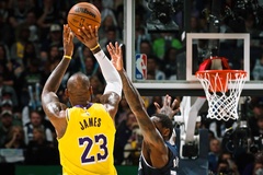 LeBron James hài hước nói về chấn thương của mình tại NBA: "Đó gọi là tuổi già ập đến"