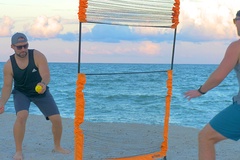 Riftbal - Phiên bản "pickleball trên bãi biển" gây sốt ở các khu du lịch