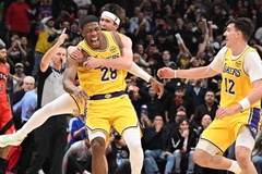 Rui Hachimura ném buzzer-beater game-winner, Lakers thắng nghẹt thở trên sân Toronto Raptors