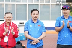 Trưởng đoàn Thể thao Việt Nam động viên U22 Việt Nam trước trận quyết đấu Malaysia