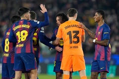 Barcelona thắng sít sao nhờ cú đúp đánh đầu của một trung vệ