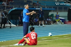 Cầu thủ tuyển nữ Việt Nam tự ý thay đổi đấu pháp, nhận thất bại trước Philippines