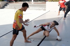Nguyễn Trần Duy Nhất "luyện công" cho học trò trước khi thi đấu MMA ở SEA Games 33