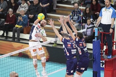 Trentino và Berlin mở màn Champions League bằng những chiến thắng thuyết phục