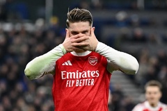 Bảng xếp hạng Ngoại hạng Anh sau khi Liverpool và Arsenal cùng thắng